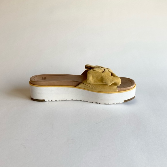 UGG Mustard Yellow Velvet Bow White Wedge Flip Flops Sandals size 8.5 - Picture 5 of 14